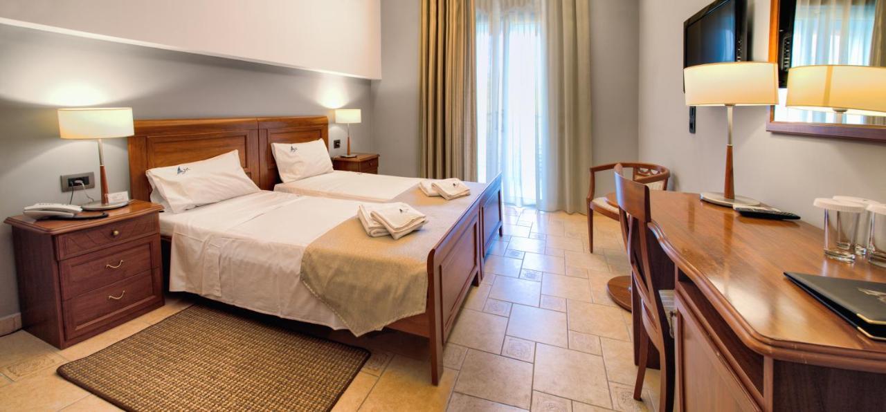 Mediterranean Beach Resort Laganas Exterior photo
